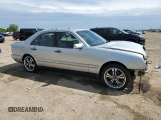 1999 Mercedes-Benz E 320 z VIN WDBJF65H0XA912702, wystawiony jako Copart lot #58131035 z przebiegiem 144 087 mil mil oraz Szkoda całkowita • Salvage title. Historia ofert i sprzedaży dostępna na DreamBid. Obrazek 4.