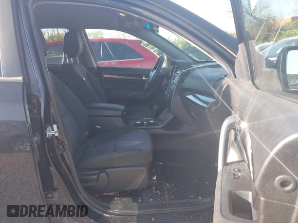 2011 Kia Sorento LX with VIN 5XYKTCA14BG079081, listed as a IAAI auction lot 42159278 with 224,639 mi miles. Bid and sale history available at carsss.com. Image 5.