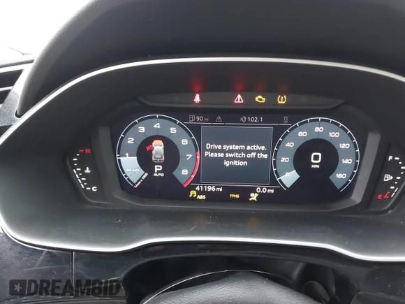2020 Audi Q3 S line Premium z VIN WA1DECF34L1088002, wystawiony jako IAAI lot #41332352 z przebiegiem 41 196 mil mil oraz . Historia ofert i sprzedaży dostępna na DreamBid. Obrazek 7.