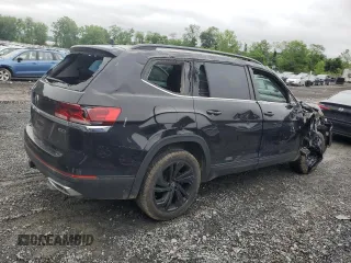 2022 Volkswagen Atlas SE with VIN 1V2HR2CA1NC526036, listed as a Copart auction lot 60133505 with 52,365 mi miles and Salvage title. Bid and sale history available at DreamBid. Image 3.