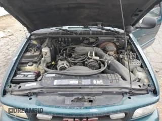 1996 GMC Sonoma SLS with VIN 1GTCS19X6T8519623, listed as a Copart auction lot 80537424 with 207,741 mi miles and Salvage Title. Bid and sale history available at carsss.com. Image 11.