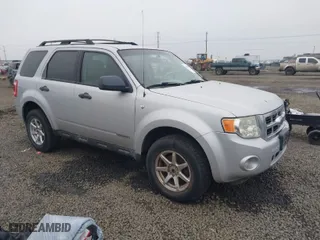 2008 Ford Escape XLT with VIN 1FMCU93108KB75838, listed as a IAAI auction lot 41040911 with 205,049 mi miles. Bid and sale history available at carsss.com. Image 1.