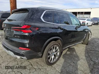 2025 BMW X5 sDrive40i with VIN 5UX13EU04S9Y27497, listed as a Copart auction lot 47147515 with 1,735 mi miles and Clean Title. Bid and sale history available at carsss.com. Image 3.