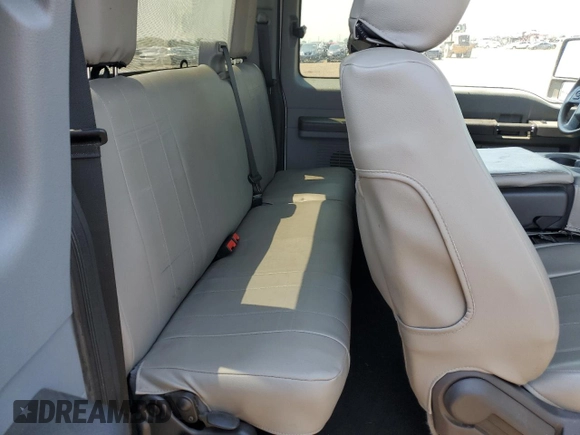 2015 Ford F-350 Lariat с VIN 1FT8X3BT9FED37558, выставлен на аукционе Copart как лот 62318945 с пробегом 109 232 миль миль и Списание • Salvage title. История ставок и продаж доступна на DreamBid. Изображение 10.