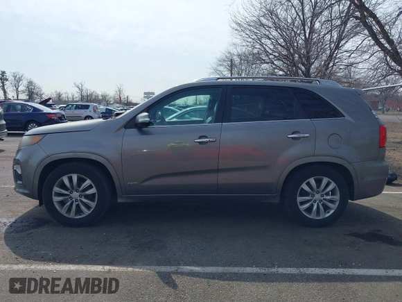 2013 Kia Sorento SX with VIN 5XYKWDA2XDG323728, listed as a IAAI auction lot 41781689 with 168,069 mi miles. Bid and sale history available at carsss.com. Image 13.