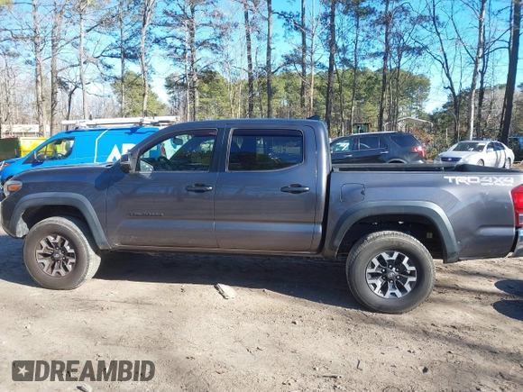 2016 Toyota Tacoma SR with VIN 5TFCZ5AN5GX045267, listed as a IAAI auction lot 41151555 with 162,882 mi miles. Bid and sale history available at carsss.com. Image 14.
