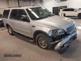 2000 Ford Expedition XLT with VIN 1FMRU1569YLB32940, listed as a IAAI auction lot 41316582 with 290,095 mi miles. Bid and sale history available at carsss.com. Image 1.