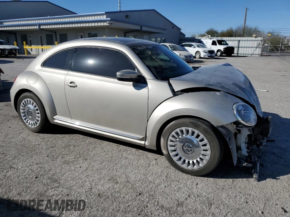 2014 Volkswagen Beetle 2.5L w/Sun with VIN 3VWJP7AT8EM629833, listed as a Copart auction lot 44813425 with 81,625 mi miles and Salvage Title. Bid and sale history available at DreamBid. Image 4.