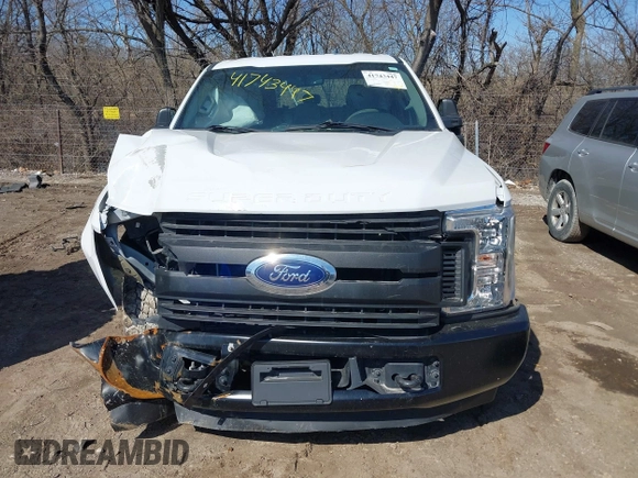2019 Ford Super Duty F-250 SRW XL with VIN 1FT7W2A64KEE46444, listed as a IAAI auction lot 41743447 with 27,059 mi miles. Bid and sale history available at carsss.com. Image 12.