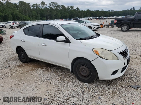 2013 Nissan Versa S Plus z VIN 3N1CN7AP8DL872439, wystawiony jako Copart lot #55120295 z przebiegiem 169 605 mil mil oraz Szkoda całkowita • Salvage title. Historia ofert i sprzedaży dostępna na DreamBid. Obrazek 4.
