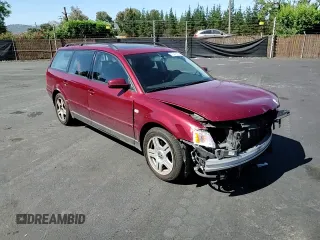 2001 Volkswagen Passat GLX z VIN WVWJH63B61E002904, wystawiony jako Copart lot #57347635 z przebiegiem 130 633 mil mil oraz Szkoda całkowita • Salvage title. Historia ofert i sprzedaży dostępna na DreamBid. Obrazek 13.