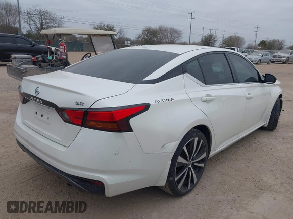2019 Nissan Altima 2.5 SR with VIN 1N4BL4CV8KC135636, listed as a IAAI auction lot 41635760 with 60,087 mi miles. Bid and sale history available at carsss.com. Image 4.