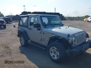 2013 Jeep Wrangler Sport with VIN 1C4AJWAG5DL639365, listed as a IAAI auction lot 40342277 with 117,109 mi miles and . Bid and sale history available at DreamBid. Image 1.