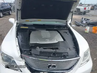 2007 Lexus LS 460 L with VIN JTHGL46F275003065, listed as a IAAI auction lot 42620085 with 238,634 mi miles and . Bid and sale history available at DreamBid. Image 10.