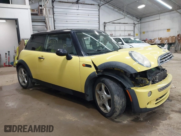 2005 MINI Hardtop with VIN WMWRC33595TJ70125, listed as a IAAI auction lot 42039711 with 178,091 mi miles and . Bid and sale history available at DreamBid. Image 1.