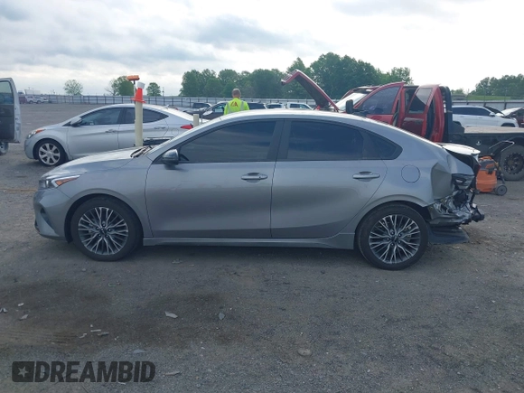 2023 Kia Forte GT-Line z VIN 3KPF54ADXPE665459, wystawiony jako IAAI lot #42102849 z przebiegiem 31 554 mil mil oraz . Historia ofert i sprzedaży dostępna na DreamBid. Obrazek 15.