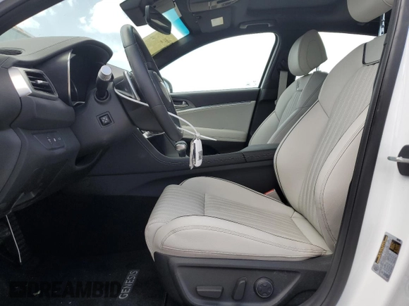 2024 Genesis G70 2.5T with VIN KMTG34SC4RU140001, listed as a Copart auction lot 61844984 with 4,078 mi miles and Salvage Title. Bid and sale history available at carsss.com. Image 7.