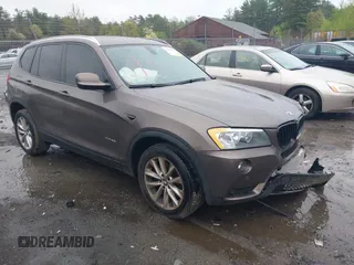 2013 BMW X3 xDrive28i z VIN 5UXWX9C53DLK59585, wystawiony jako IAAI lot #42186167 z przebiegiem 174 966 mil mil oraz . Historia ofert i sprzedaży dostępna na DreamBid. Obrazek 1.