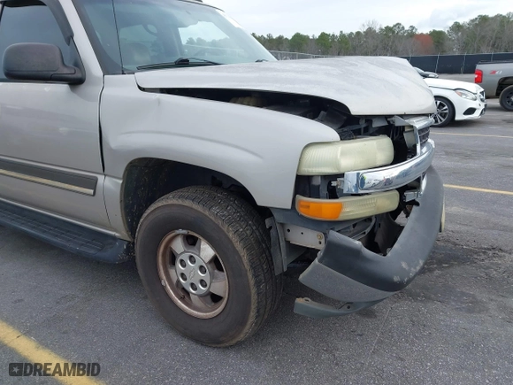 2004 Chevrolet Tahoe LT with VIN 1GNEC13Z34J258811, listed as a IAAI auction lot 41710156 with 322,462 mi miles. Bid and sale history available at carsss.com. Image 13.