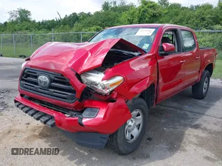 2018 Toyota Tacoma SR z VIN 5TFAX5GN3JX115019, wystawiony jako IAAI lot #42116802 z przebiegiem 190 220 mil mil oraz . Historia ofert i sprzedaży dostępna na DreamBid. Obrazek 2.
