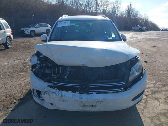2017 Volkswagen Tiguan Wolfsburg Edition with VIN WVGSV7AX3HW509132, listed as a IAAI auction lot 41545338 with 81,369 mi miles. Bid and sale history available at carsss.com. Image 13.