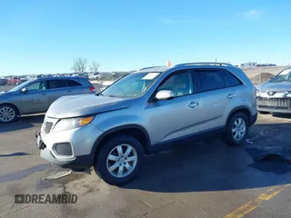 2012 Kia Sorento LX with VIN 5XYKTDA2XCG296490, listed as a IAAI auction lot 41660765 with 200,000 mi miles. Bid and sale history available at carsss.com. Image 2.