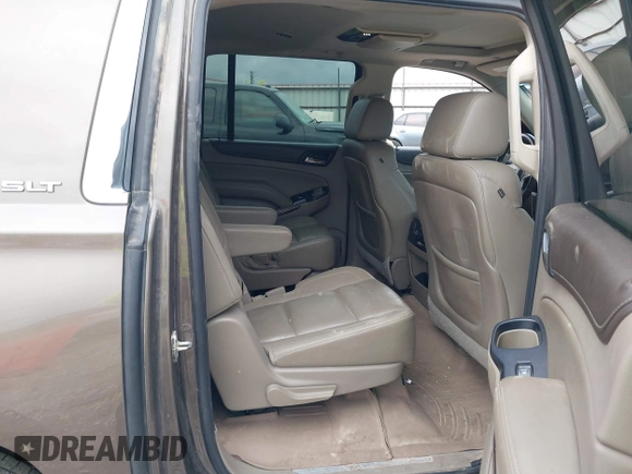 2015 GMC Yukon XL SLT with VIN 1GKS2HKC6FR582574, listed as a IAAI auction lot 41187550 with 185,737 mi miles. Bid and sale history available at carsss.com. Image 8.