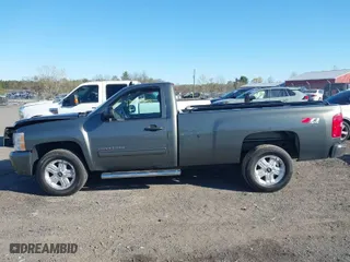 2011 Chevrolet Silverado 1500 LT with VIN 1GCNKSE09BF188909, listed as a IAAI auction lot 42027508 with 134,655 mi miles. Bid and sale history available at carsss.com. Image 14.
