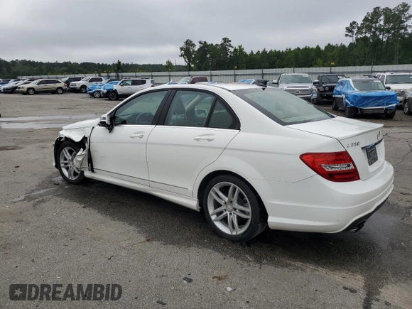 2013 Mercedes-Benz C 250 Sport z VIN WDDGF4HB3DG093576, wystawiony jako Copart lot #58558385 z przebiegiem 68 004 mil mil oraz Szkoda całkowita • Salvage title. Historia ofert i sprzedaży dostępna na DreamBid. Obrazek 2.