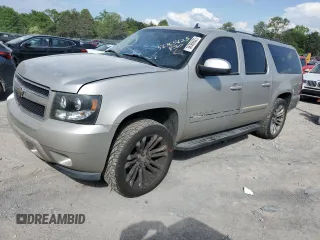 2008 Chevrolet Suburban 3LT z VIN 3GNFC16048G136659, wystawiony jako Copart lot #56365625 z przebiegiem 206 136 mil mil oraz Czysty tytuł • Clean title. Historia ofert i sprzedaży dostępna na DreamBid. Obrazek 1.
