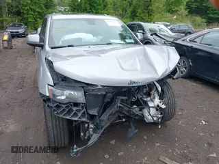 2020 Jeep Grand Cherokee Laredo E z VIN 1C4RJFAG3LC199485, wystawiony jako IAAI lot #42276411 z przebiegiem 109 489 mil mil oraz . Historia ofert i sprzedaży dostępna na DreamBid. Obrazek 6.