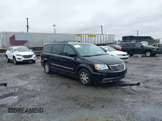 2012 Chrysler Town & Country Touring z VIN 2C4RC1BG2CR326214, wystawiony jako IAAI lot #42375949 z przebiegiem 144 295 mil mil oraz . Historia ofert i sprzedaży dostępna na DreamBid. Obrazek 1.