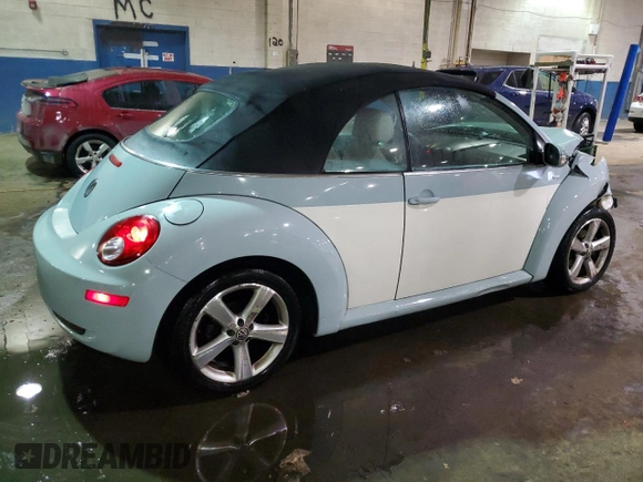 2010 Volkswagen Beetle with VIN 3VWRG3AL0AM004879, listed as a Copart auction lot 84697024 with 128,793 mi miles and Clean Title. Bid and sale history available at DreamBid. Image 3.
