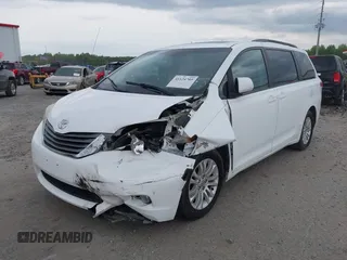 2011 Toyota Sienna XLE AAS with VIN 5TDYK3DC3BS161414, listed as a IAAI auction lot 41124705 with 167,364 mi miles. Bid and sale history available at carsss.com. Image 17.