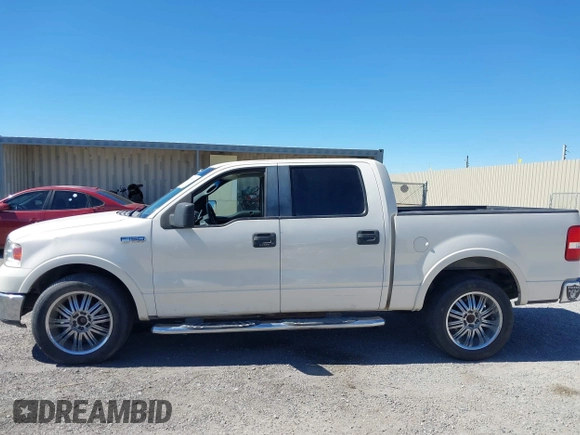 2008 Ford F-150 XLT z VIN 1FTPW12548FA35189, wystawiony jako IAAI lot #42676149 z przebiegiem 198 067 mil mil oraz . Historia ofert i sprzedaży dostępna na DreamBid. Obrazek 14.