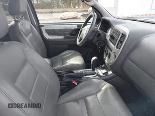 2005 Ford Escape Hybrid with VIN 1FMCU96HX5KC07148, listed as a IAAI auction lot 41741158 with 225,598 mi miles. Bid and sale history available at carsss.com. Image 5.