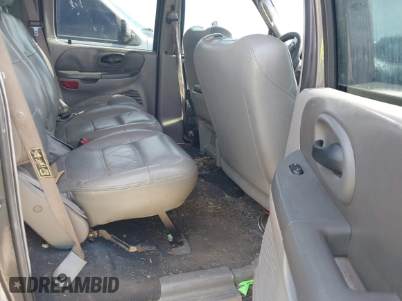 2003 Ford F-150 XLT with VIN 1FTRW076X3KA76379, listed as a IAAI auction lot 41821131 with 221,081 mi miles. Bid and sale history available at carsss.com. Image 8.