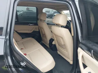 2017 BMW X3 xDrive28i z VIN 5UXWX9C53H0T03012, wystawiony jako IAAI lot #41503409 z przebiegiem 76 621 mil mil oraz . Historia ofert i sprzedaży dostępna na DreamBid. Obrazek 8.