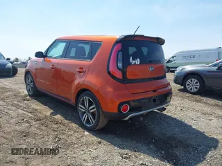 2018 Kia Soul ! with VIN KNDJX3AAXJ7553501, listed as a IAAI auction lot 42066745 with 157,299 mi miles. Bid and sale history available at carsss.com. Image 3.