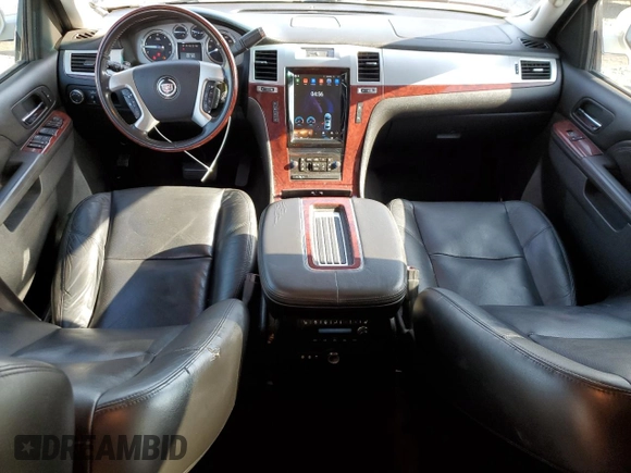 2010 Cadillac Escalade z VIN 1GYUKAEF3AR102057, wystawiony jako Copart lot #55177505 z przebiegiem 168 435 mil mil oraz Tytuł czysty. Historia ofert i sprzedaży dostępna na DreamBid. Obrazek 8.