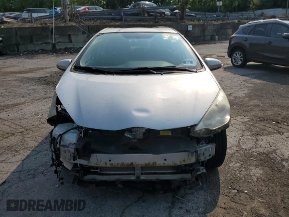 2012 Toyota Prius One z VIN JTDKDTB38C1504459, wystawiony jako Copart lot #59395085 z przebiegiem 108 871 mil mil oraz Szkoda całkowita • Salvage title. Historia ofert i sprzedaży dostępna na DreamBid. Obrazek 5.
