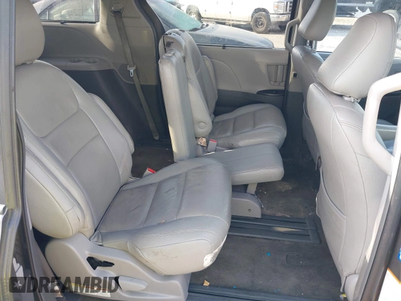 2018 Toyota Sienna LE Auto Access Seat with VIN 5TDKZ3DC2JS915905, listed as a IAAI auction lot 42027300 with 174,770 mi miles. Bid and sale history available at carsss.com. Image 8.