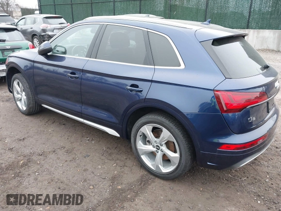 2021 Audi Q5 Premium Plus with VIN WA1BAAFY6M2059311, listed as a IAAI auction lot 41909864 with 44,059 mi miles. Bid and sale history available at carsss.com. Image 3.
