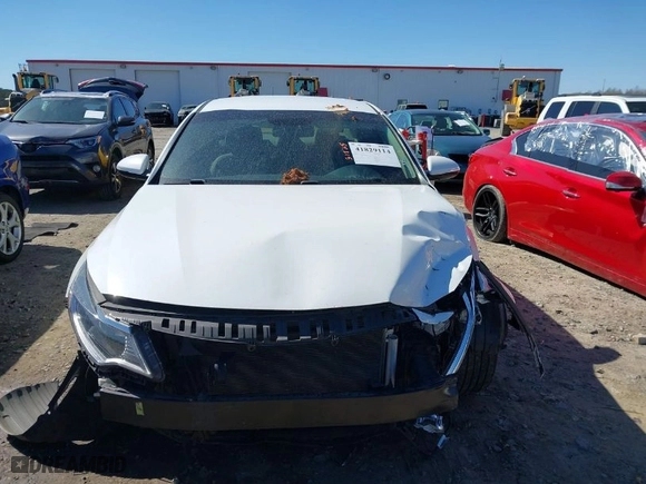 2016 Kia Optima LX with VIN 5XXGT4L34GG069088, listed as a IAAI auction lot 41829114 with 142,760 mi miles. Bid and sale history available at carsss.com. Image 13.
