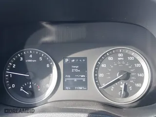 2016 Hyundai Tucson Sport with VIN KM8J33A20GU152145, listed as a IAAI auction lot 41250885 with 117,841 mi miles. Bid and sale history available at carsss.com. Image 7.