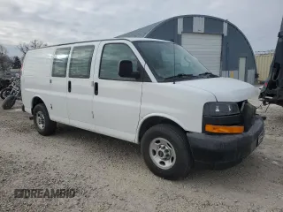 2019 GMC Savana Cargo Van with VIN 1GTW7AFGXK1348515, listed as a Copart auction lot 43860155 with 202,157 mi miles and Salvage Title. Bid and sale history available at carsss.com. Image 4.