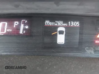 2016 Toyota Prius One z VIN JTDKDTB30G1117670, wystawiony jako IAAI lot #42115566 z przebiegiem 177 011 mil mil oraz . Historia ofert i sprzedaży dostępna na DreamBid. Obrazek 7.