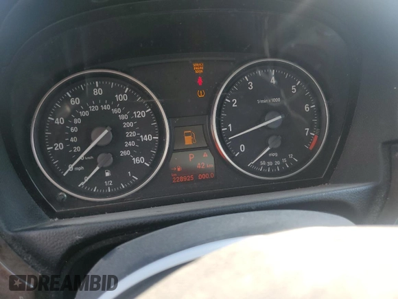 2008 BMW 3 Series 328i with VIN WBAVA37598NL57680, listed as a Copart auction lot 70906694 with 228,925 mi miles and Salvage Title. Bid and sale history available at DreamBid. Image 9.