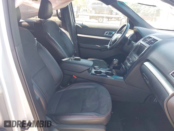 2019 Ford Explorer XLT z VIN 1FM5K8D83KGA27455, wystawiony jako IAAI lot #42468757 z przebiegiem 36 109 mil mil oraz . Historia ofert i sprzedaży dostępna na DreamBid. Obrazek 5.