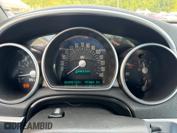 2004 Chevrolet SSR LS z VIN 1GCES14P74B108168, wystawiony jako Copart lot #70905024 z przebiegiem 97 364 mil mil oraz Czysty tytuł • Clean title. Historia ofert i sprzedaży dostępna na DreamBid. Obrazek 7.